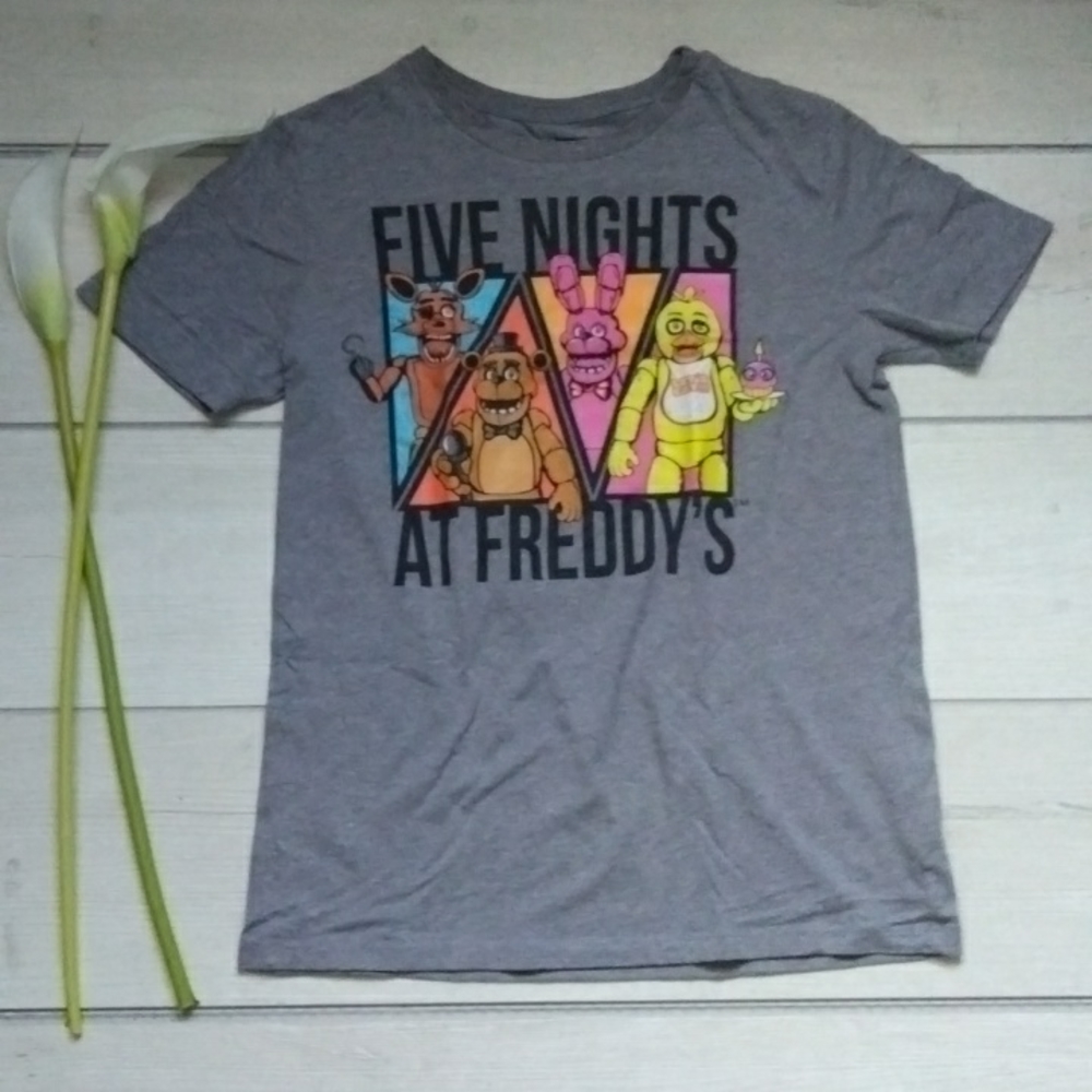 *💖 2/$15 or 4/$25, "Five knights at Freddy's" shirt, old navy
